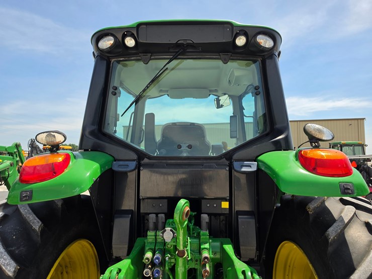 2022-john-deere-6155m-image-8