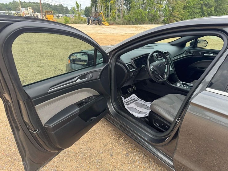 2017-ford-fusion-sport-awd-4dr-sedan---70,774-miles-image-9