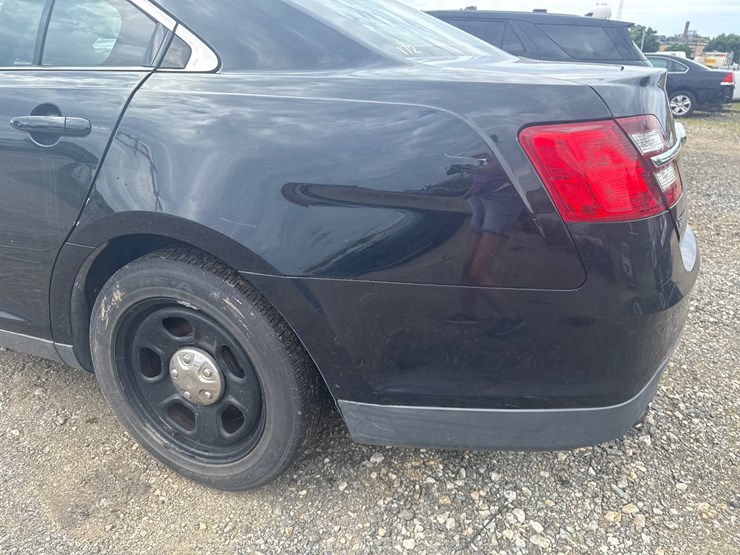 #45-•-2016-ford-interceptor-image-16
