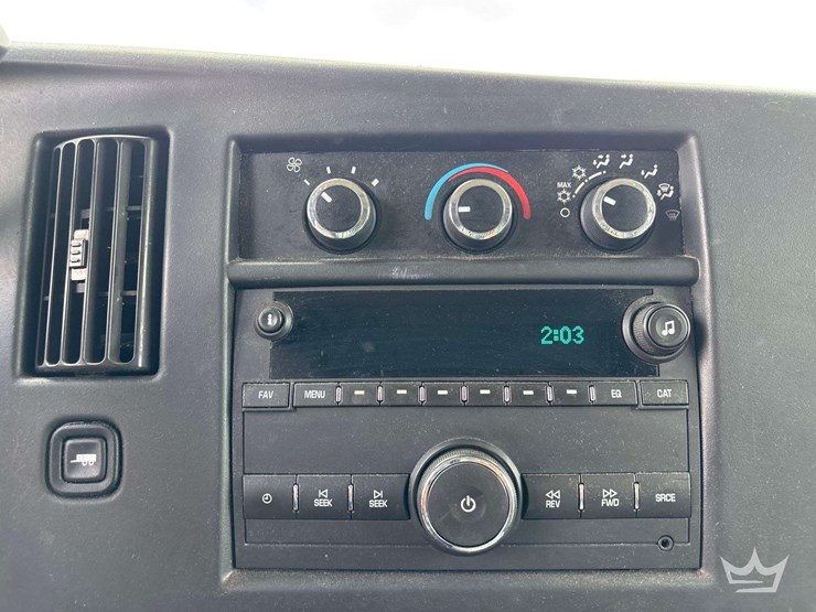 2017-chevrolet-express-2500-image-20