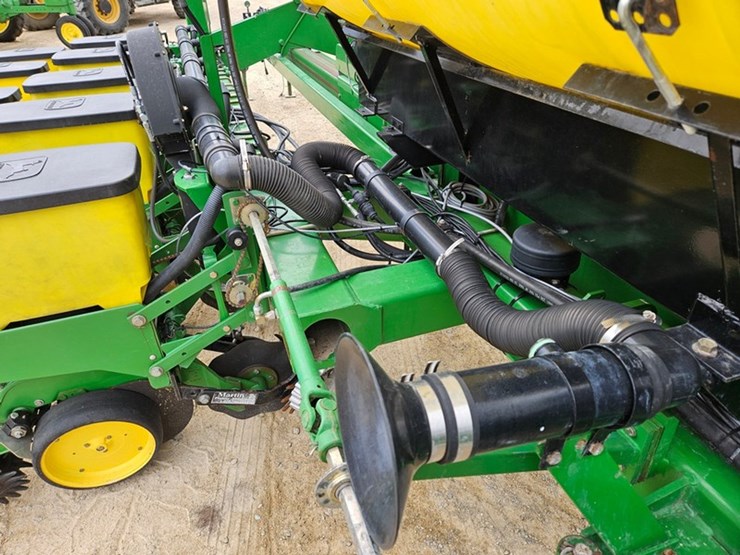 john-deere-7200-image-66