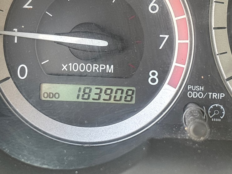 2003-toyota-sienna-image-12