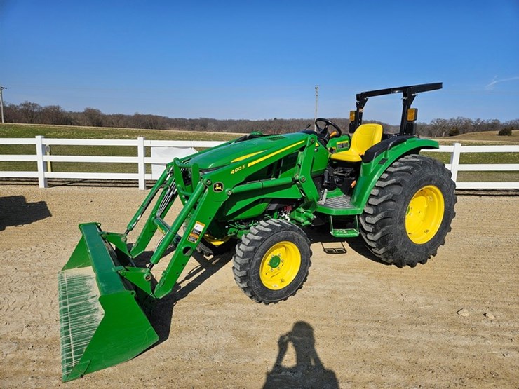 john-deere-4052m-image-1