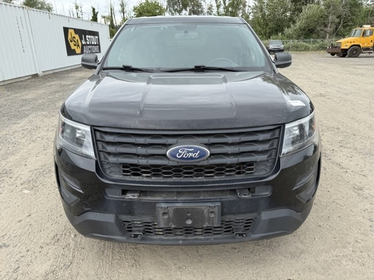 2017-ford-explorer-image-8