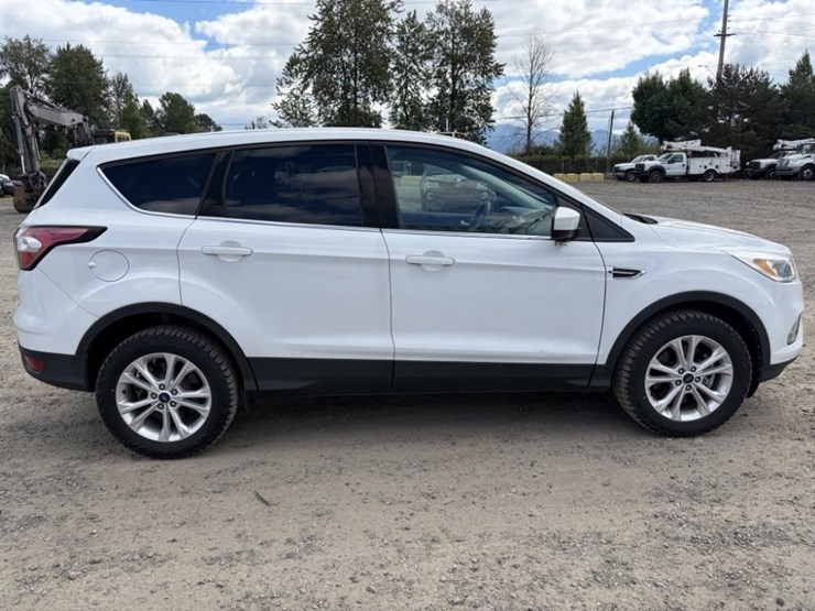 2017-ford-escape-image-3