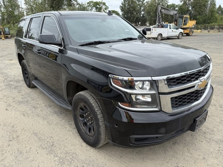 2019-chevrolet-tahoe-image-2