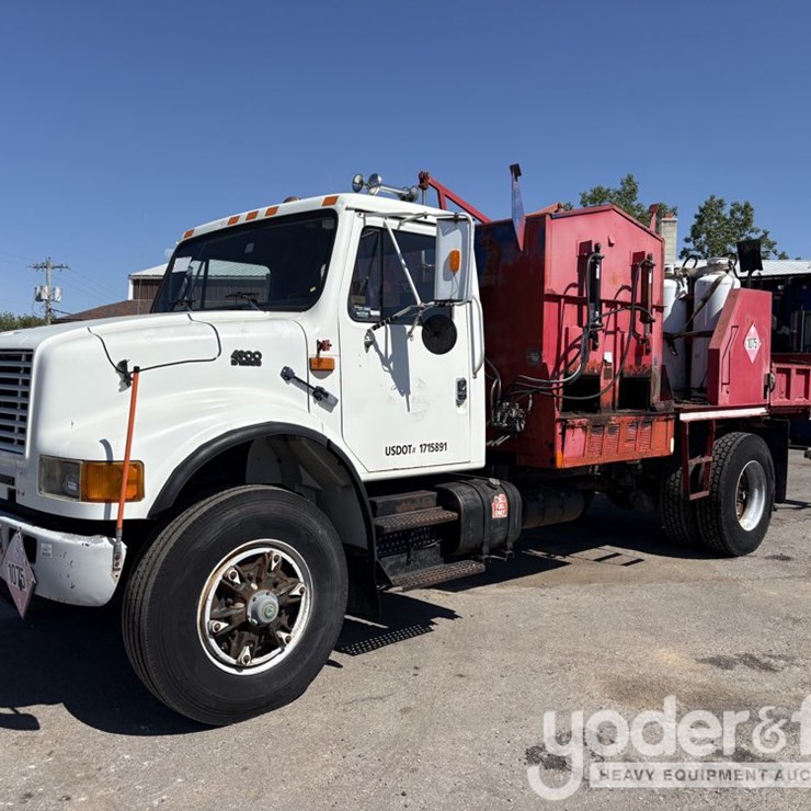 1995 INTERNATIONAL 4900