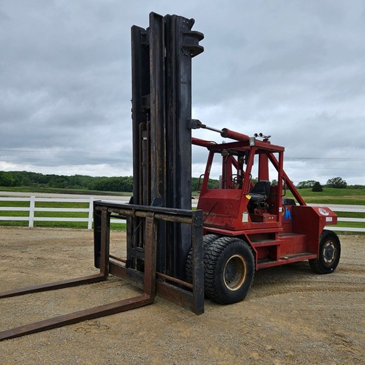 #5212 • Taylor TSE-90-01 Fork Lift