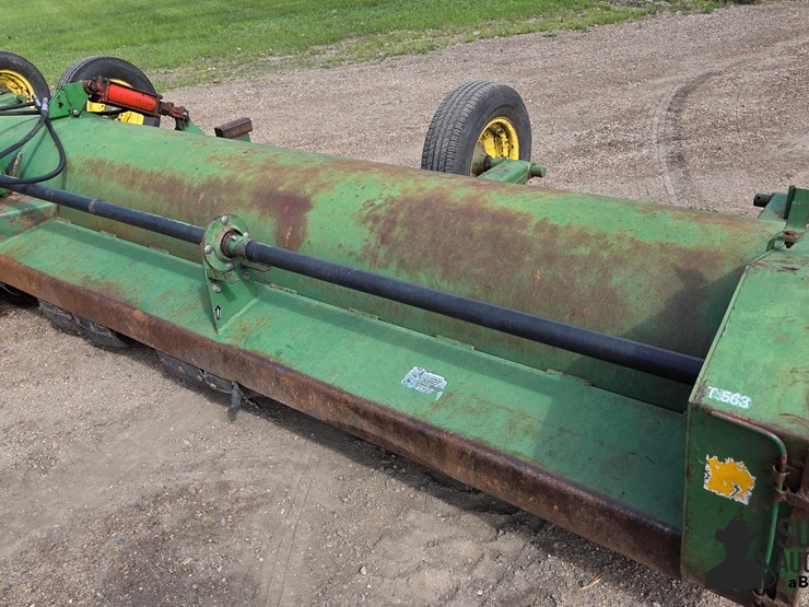 john-deere-120-image-13