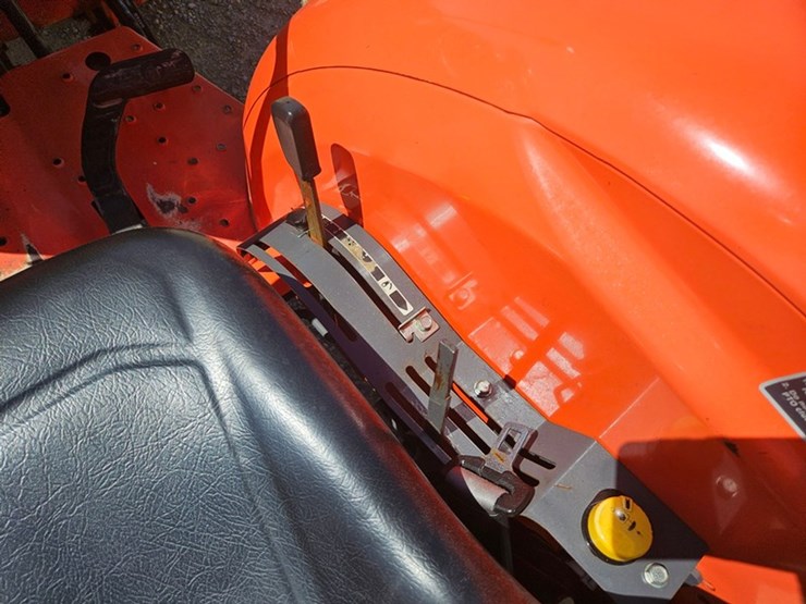 2021-kubota-l4701-image-21