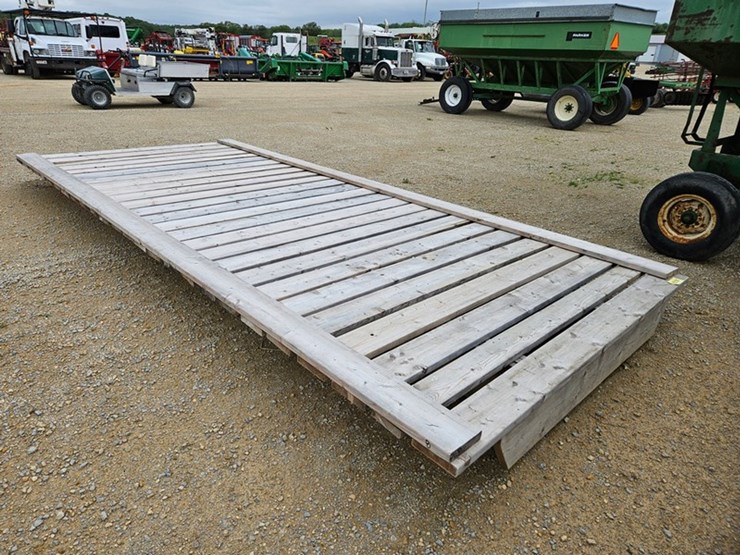 #5198-•-18'5"-shop-built-hay-rack-bed-image-7