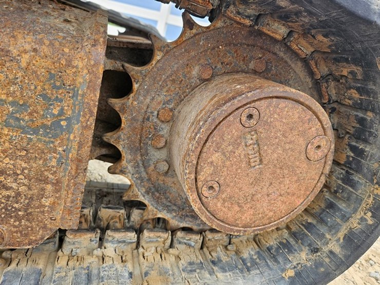 new-holland-e35sr-image-18