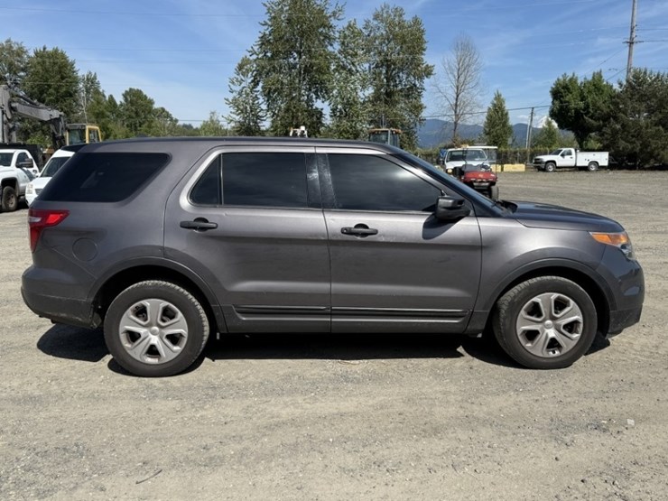 2015-ford-explorer-image-3