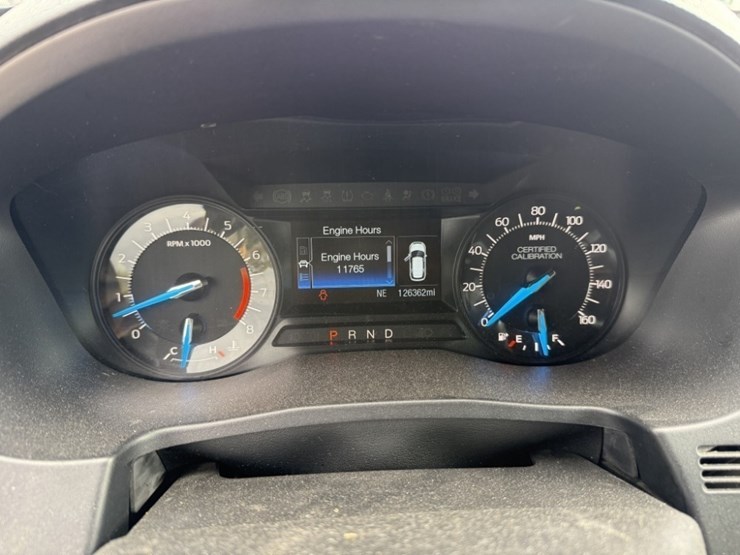 2018-ford-explorer-image-30