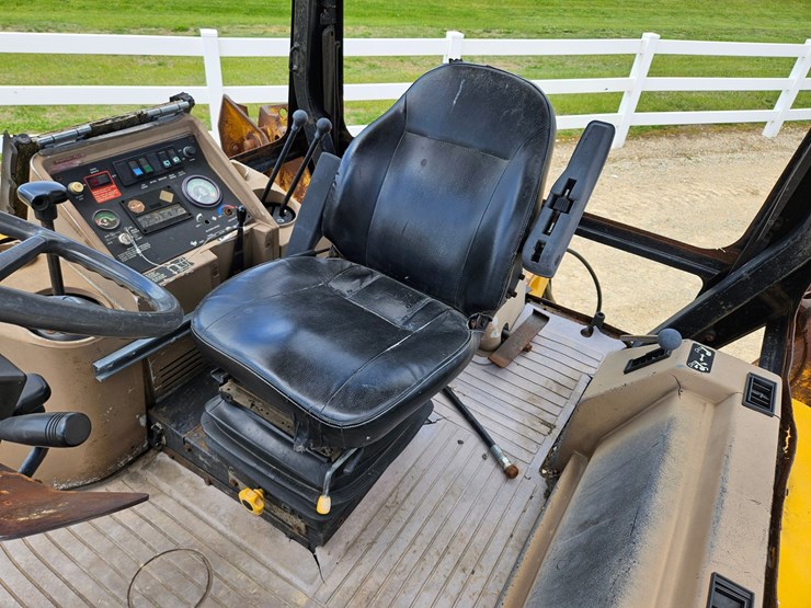 deere-410d-image-31
