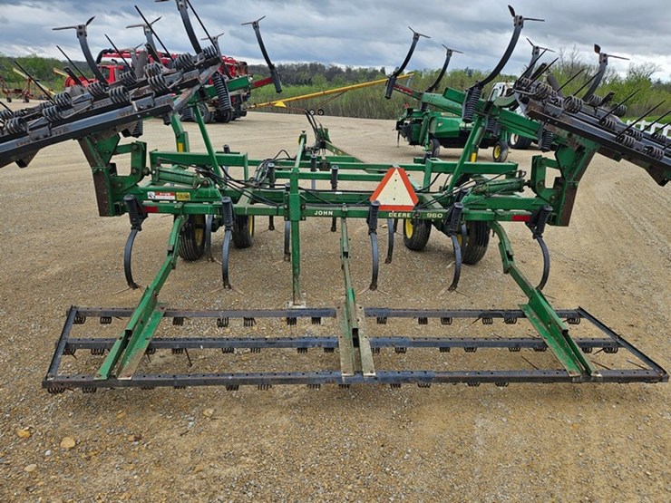 john-deere-16-image-19