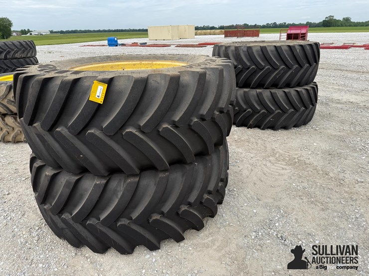 john-deere-12-image-1