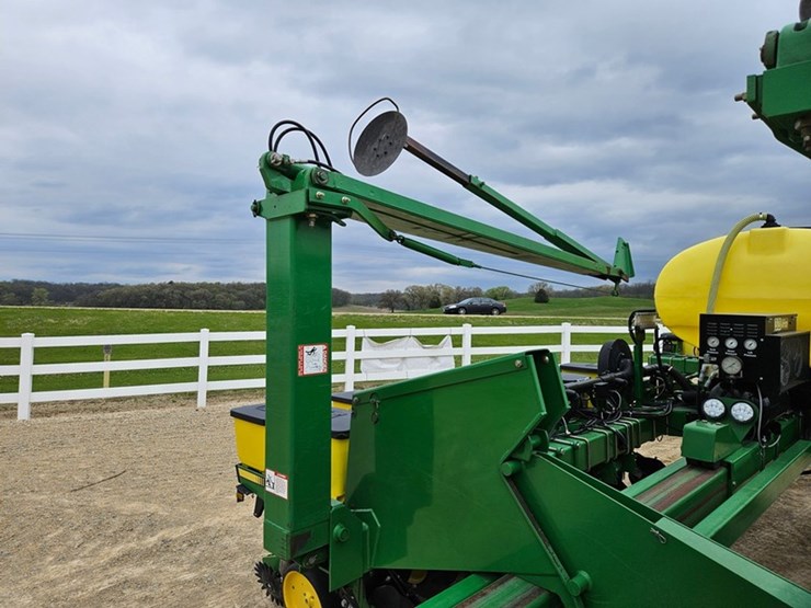 john-deere-7200-image-17