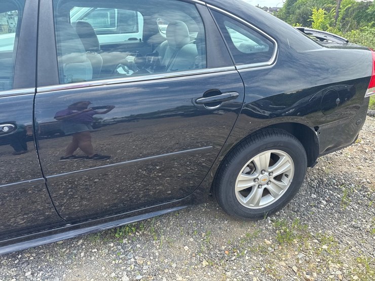 #38-•-2014-chevy-impala-image-17