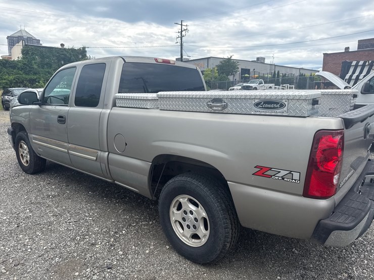 2003-chevrolet-1500-image-16