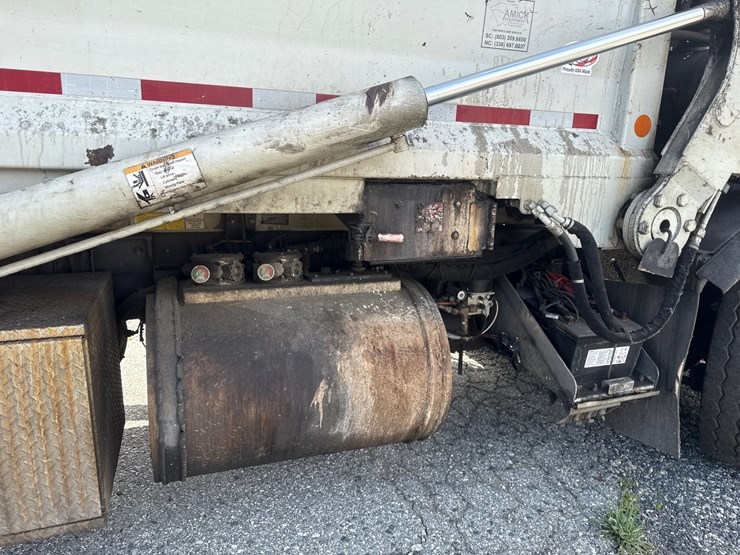 #5-•-2018-peterbilt-mammoth-front-loader-image-37