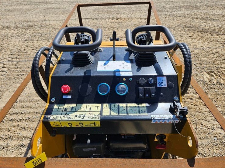 #5207-•-2025-agt-mx-mrt-14-mini-skid-steer-image-16