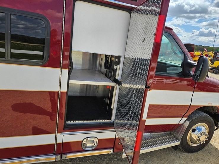 2016-ford-e450-image-56