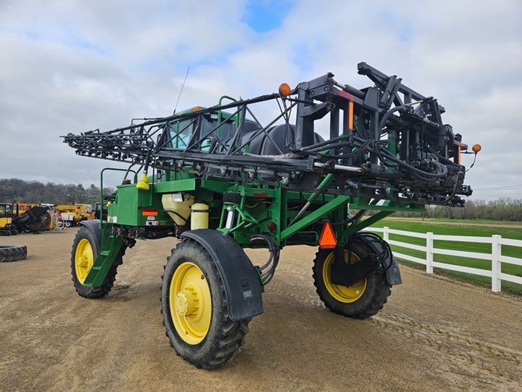 john-deere-4700-image-3