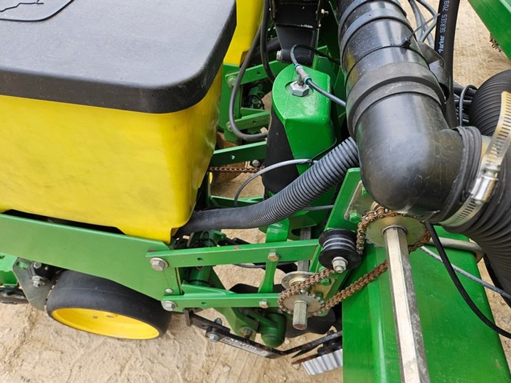 john-deere-7200-image-69