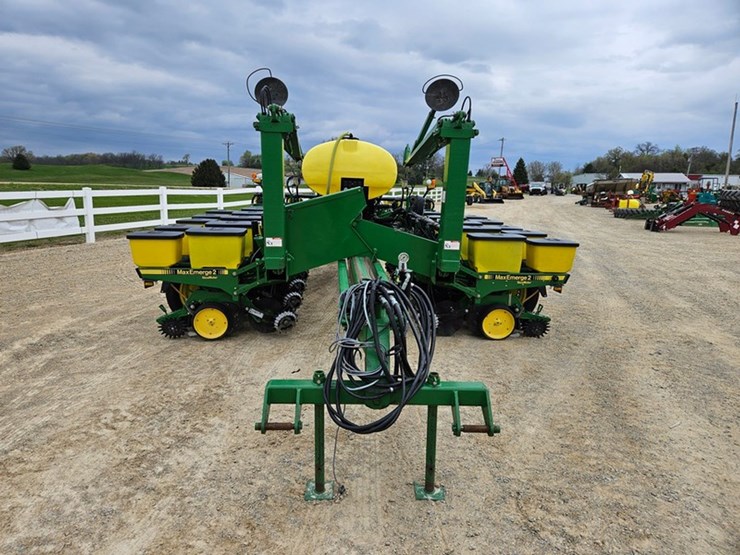 john-deere-7200-image-8