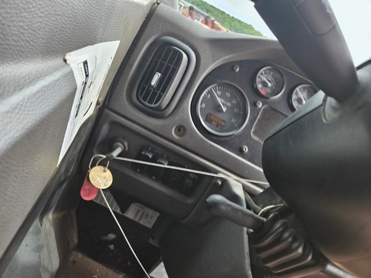 #5222-•-2015-peterbilt-garbage-truck-image-41