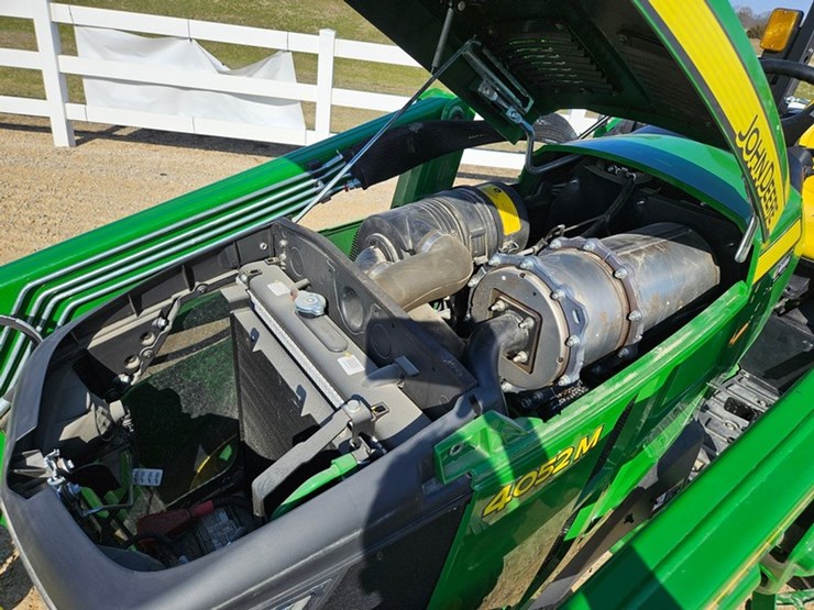 john-deere-4052m-image-12