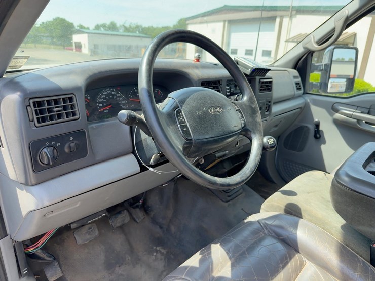 2002-ford-f450-xl-image-22