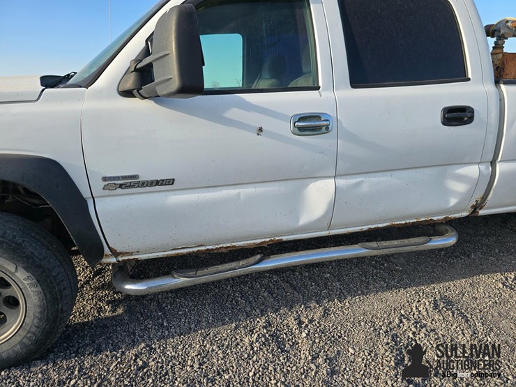 2006-chevrolet-silverado-2500-image-15