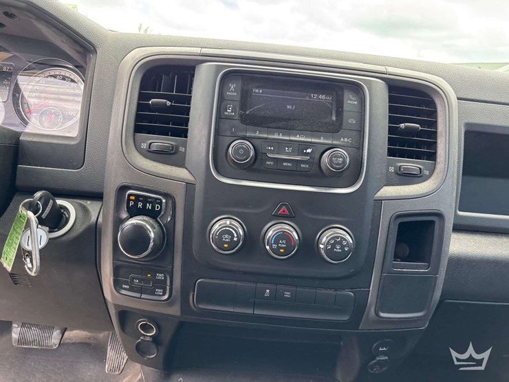 2020-ram-1500-classic-image-11