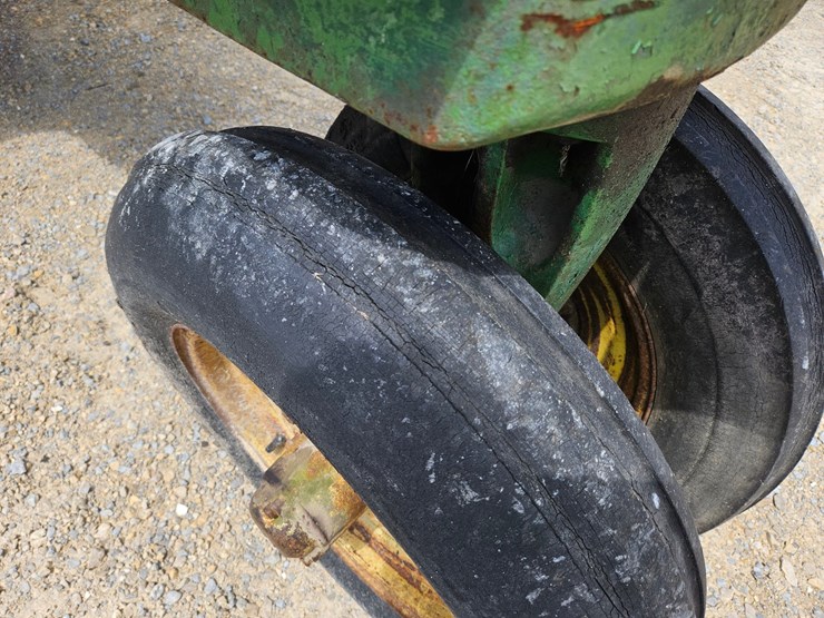 john-deere-70-image-38
