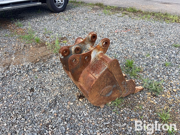 strickland-24"-backhoe-bucket-image-5