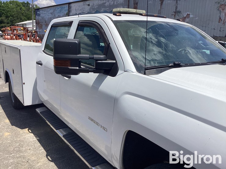 2018-chevrolet-silverado-3500-image-15