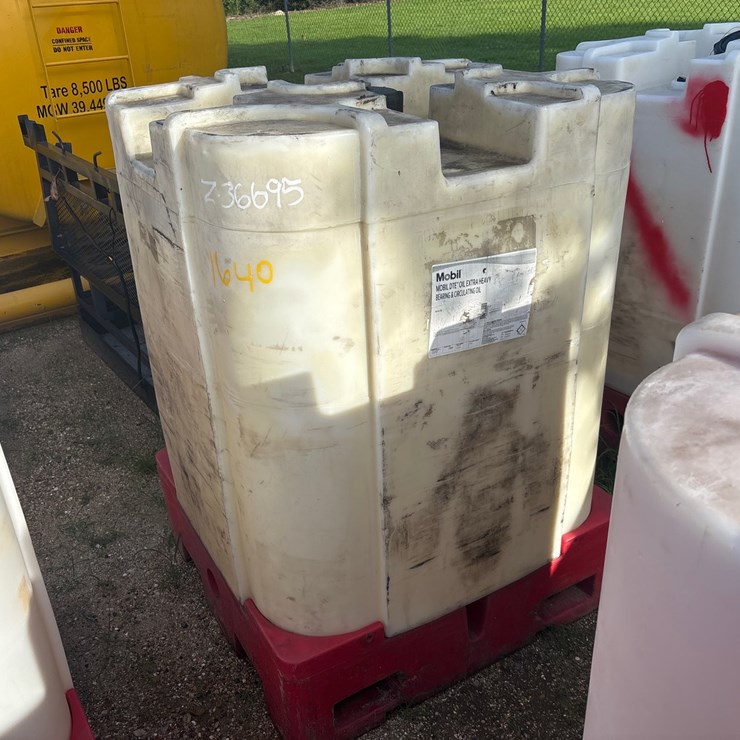 #1640 • 330 GALLON PLASTIC STORAGE OIL TANK