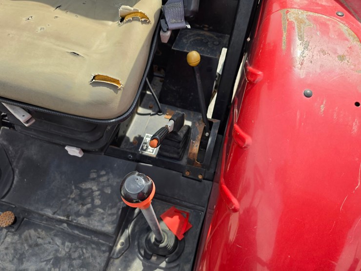 2010-case-ih-farmall-95-image-6