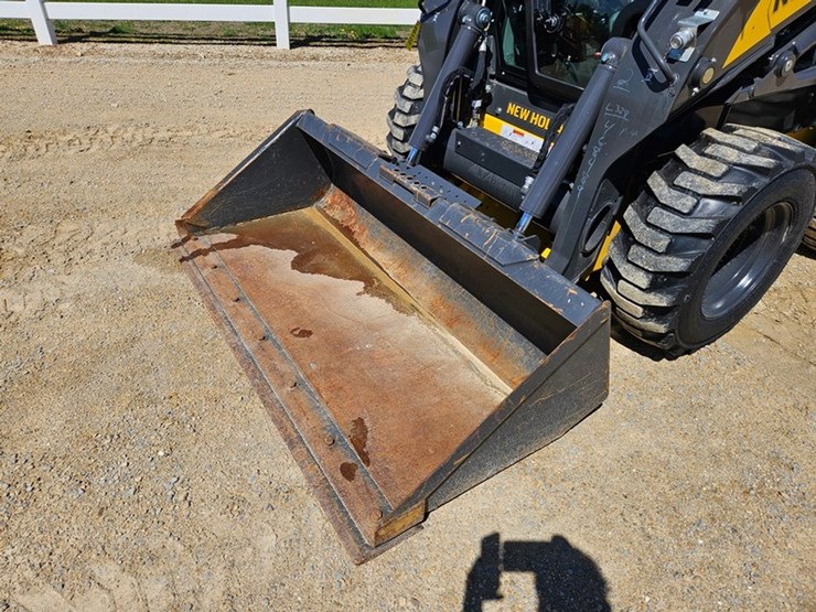 new-holland-l328-image-9