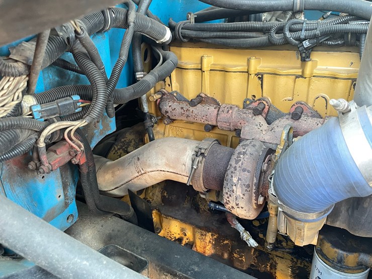 1999-freightliner-fl80-image-56