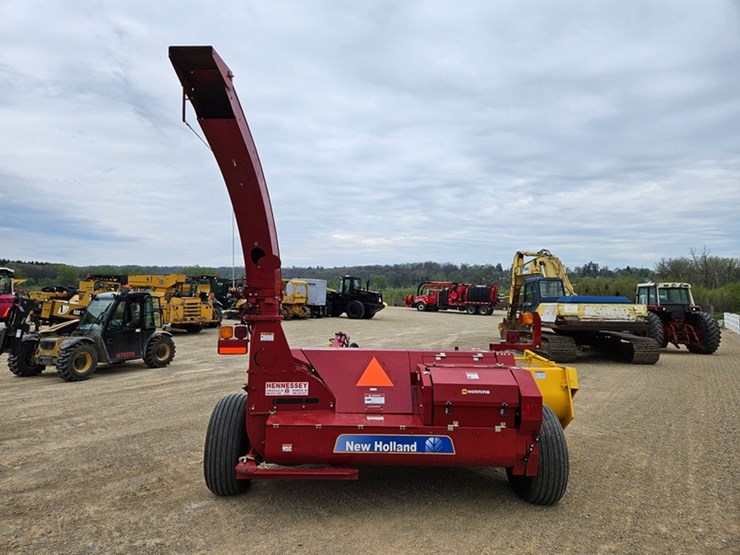 new-holland-fp240-image-4