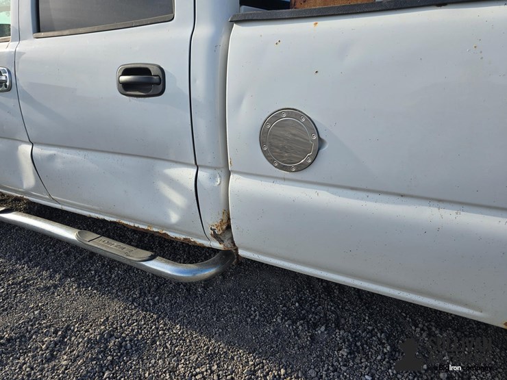 2006-chevrolet-silverado-2500-image-18