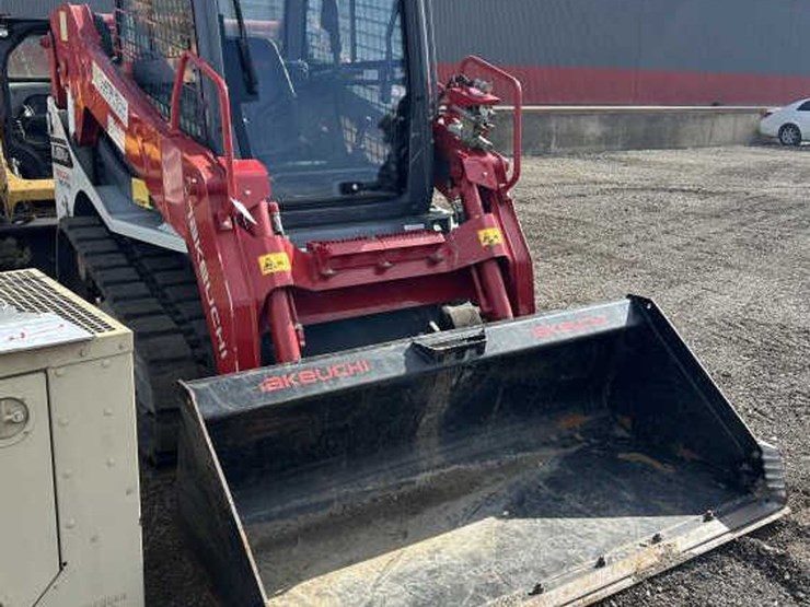 2024-takeuchi-tl10v2-image-3