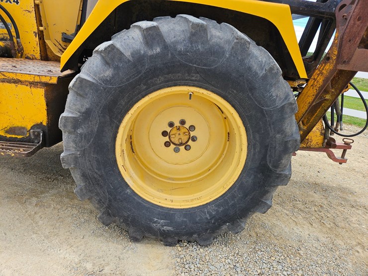 deere-410d-image-37