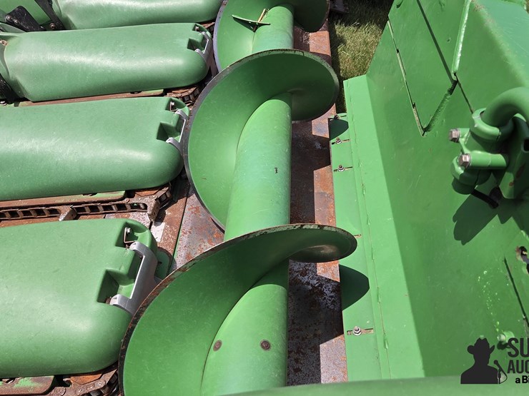 2011-john-deere-608c-image-13