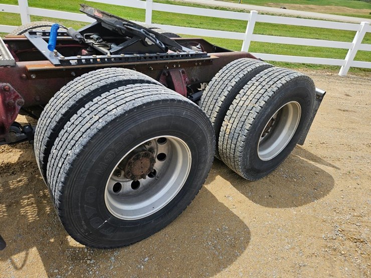 2006-peterbilt-379-image-58