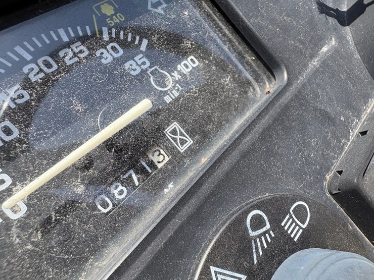 2008-john-deere-2305-image-17