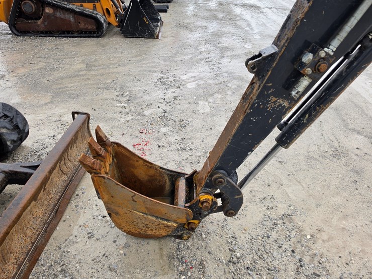 2020-deere-35g-image-21